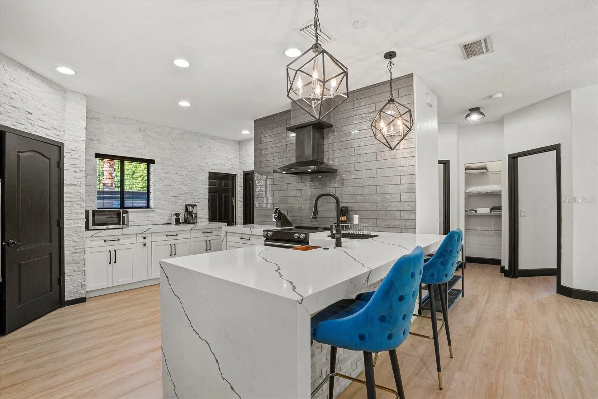1185 S Shade Avenue Sarasota FL 34237