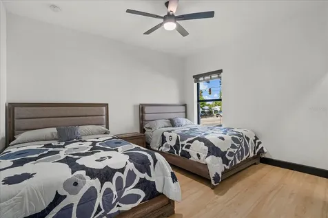 1185 S Shade Avenue Sarasota FL 34237