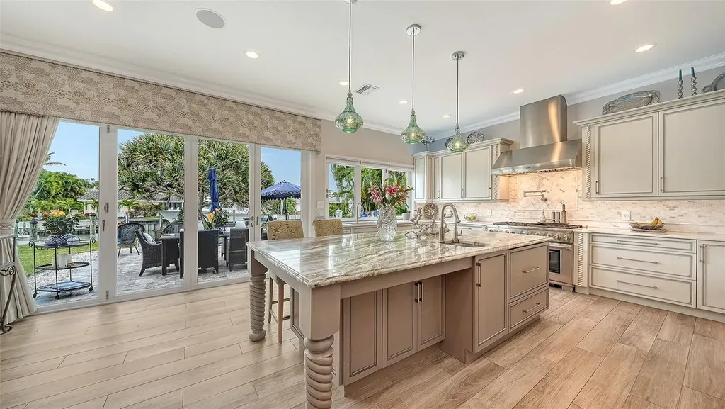 536 Ketch Lane Longboat Key FL 34228