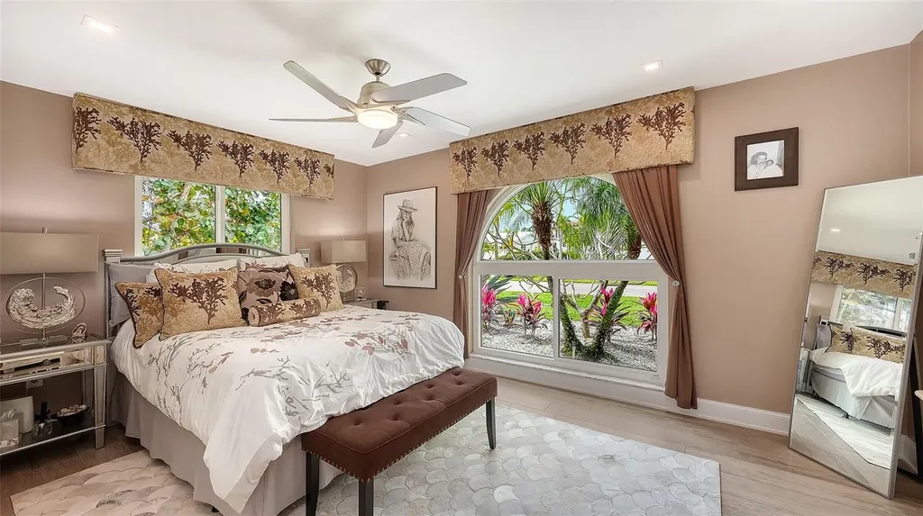 536 Ketch Lane Longboat Key FL 34228