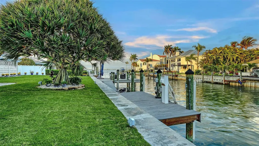 536 Ketch Lane Longboat Key FL 34228