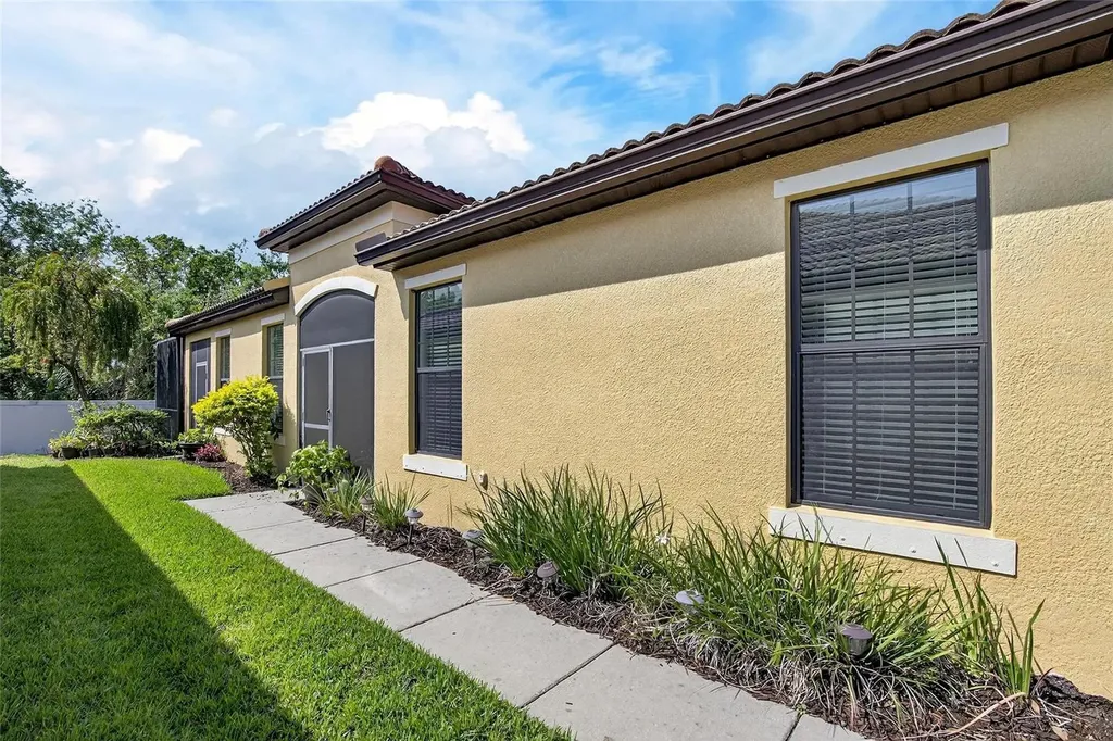 5537 Sunset Falls Drive Apollo Beach FL 33572