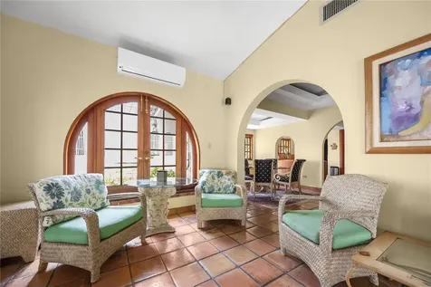 B Meadow Lane Guaynabo PR 00969