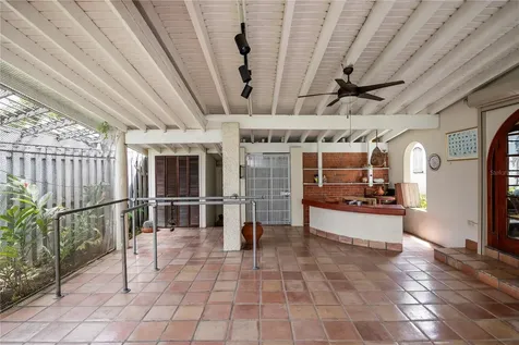 B Meadow Lane Guaynabo PR 00969