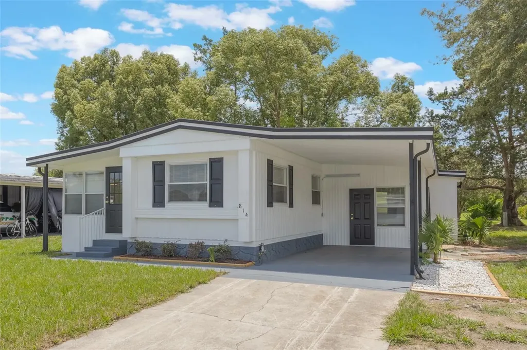 814 Roseapple Avenue Lady Lake FL 32159