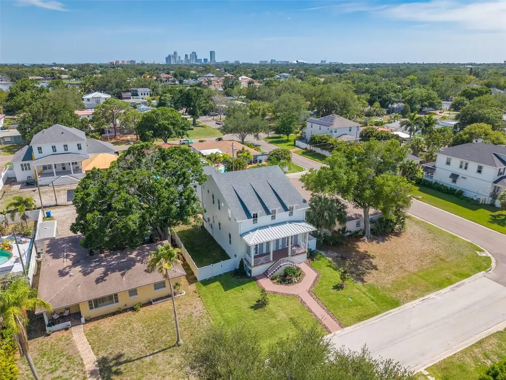 808 39th Avenue NE St Petersburg FL 33703