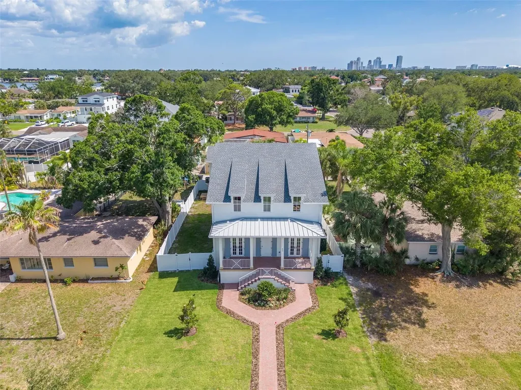 808 39th Avenue NE St Petersburg FL 33703