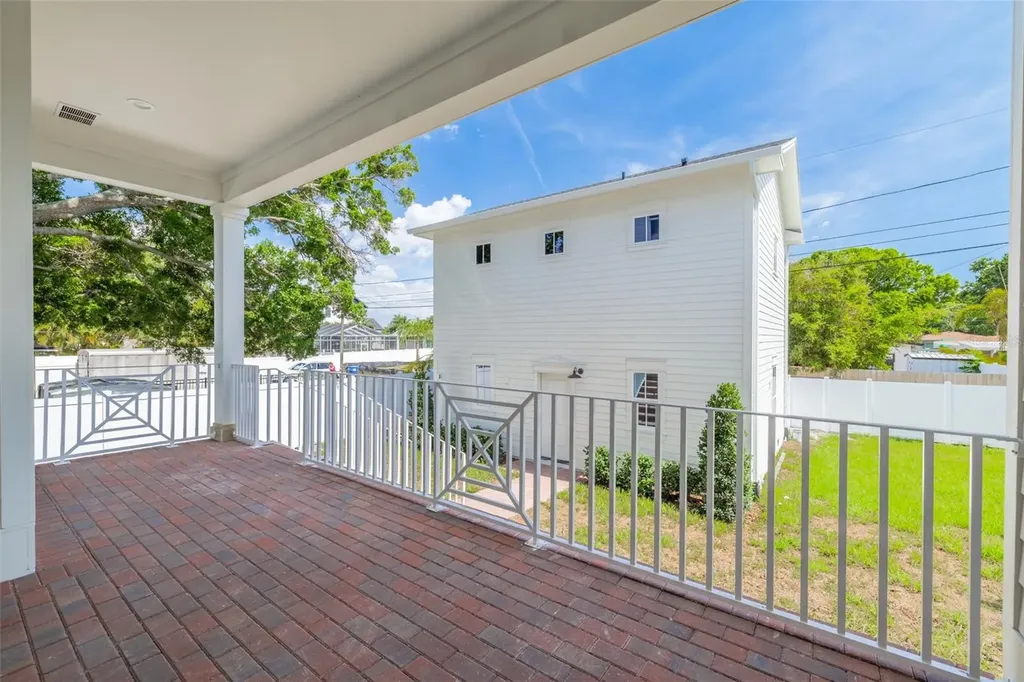808 39th Avenue NE St Petersburg FL 33703