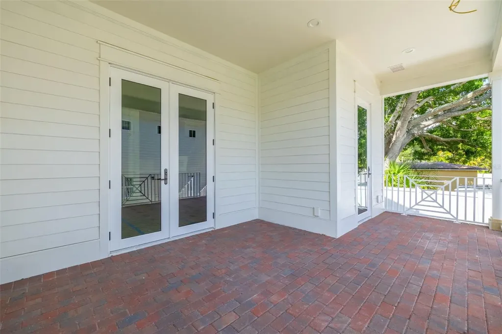 808 39th Avenue NE St Petersburg FL 33703