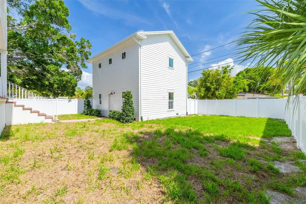 808 39th Avenue NE St Petersburg FL 33703