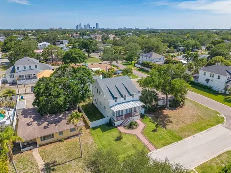 808 39th Avenue NE St Petersburg FL 33703