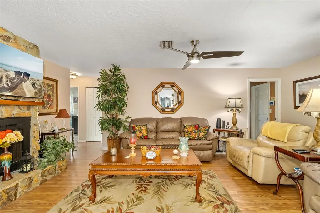 1207 78th Street NW Bradenton FL 34209