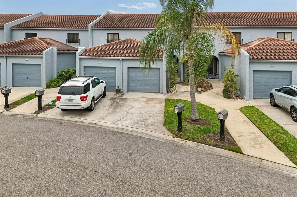 6320 Grand Bahama Circle Tampa FL 33615