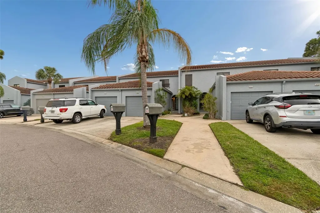 6320 Grand Bahama Circle Tampa FL 33615