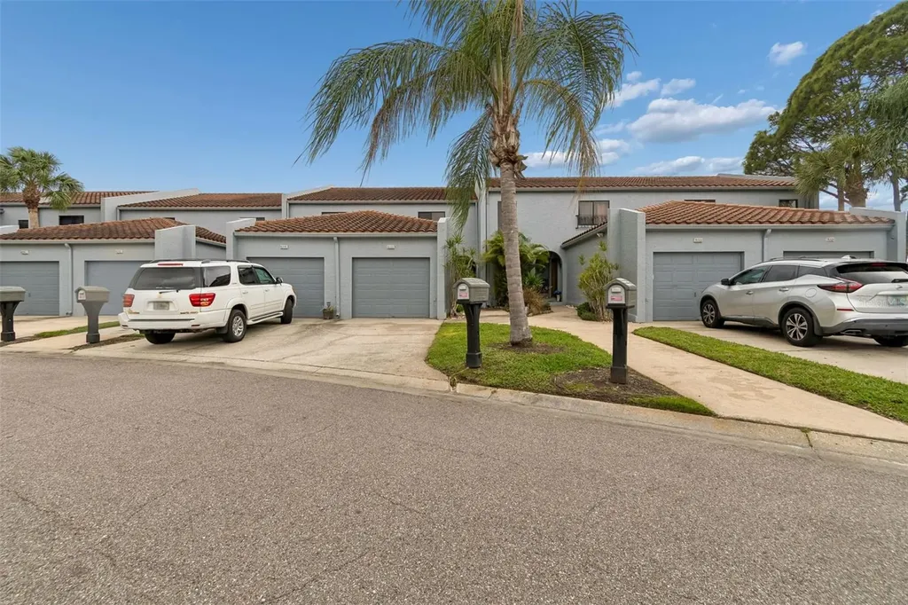 6320 Grand Bahama Circle Tampa FL 33615
