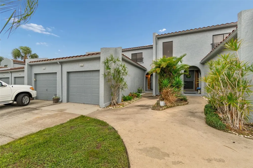 6320 Grand Bahama Circle Tampa FL 33615