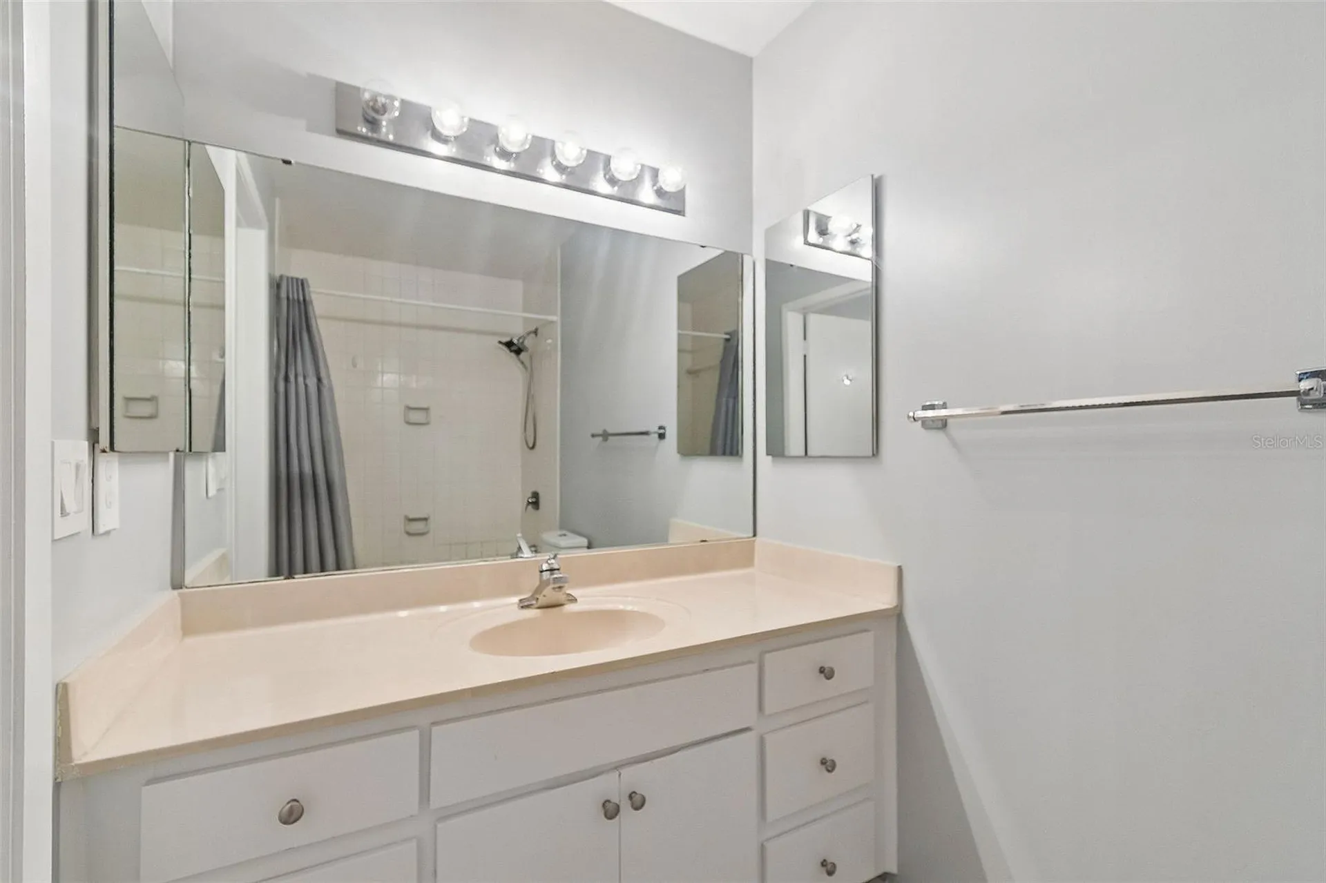 6320 Grand Bahama Circle Tampa FL 33615