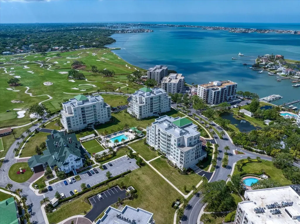 125 Belleview Boulevard Belleair FL 33756