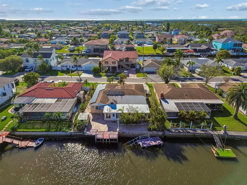 9900 Island Harbor Drive Port Richey FL 34668