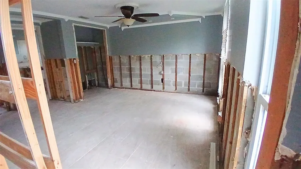9900 Island Harbor Drive Port Richey FL 34668