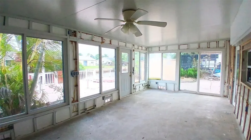9900 Island Harbor Drive Port Richey FL 34668