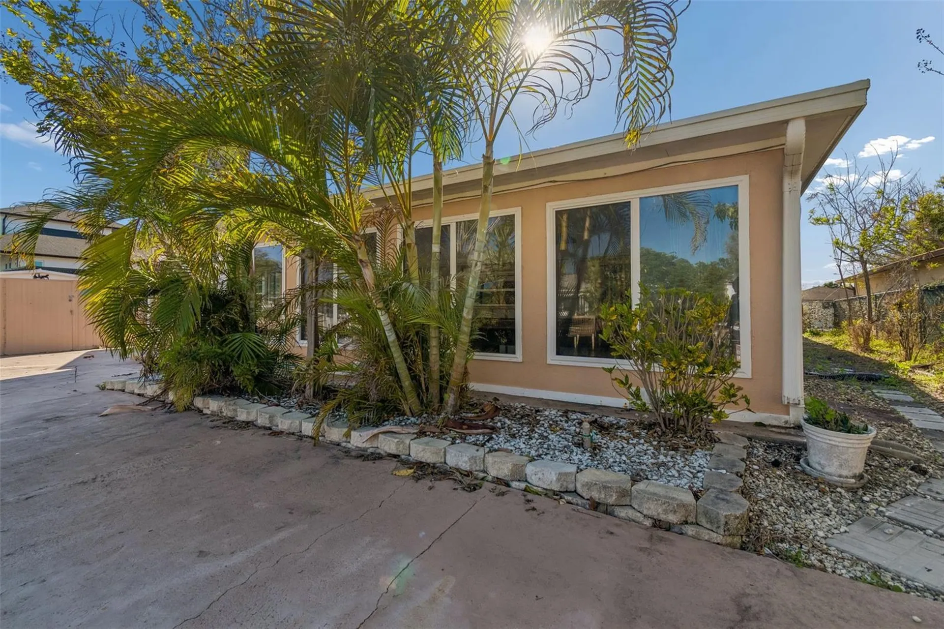 9900 Island Harbor Drive Port Richey FL 34668