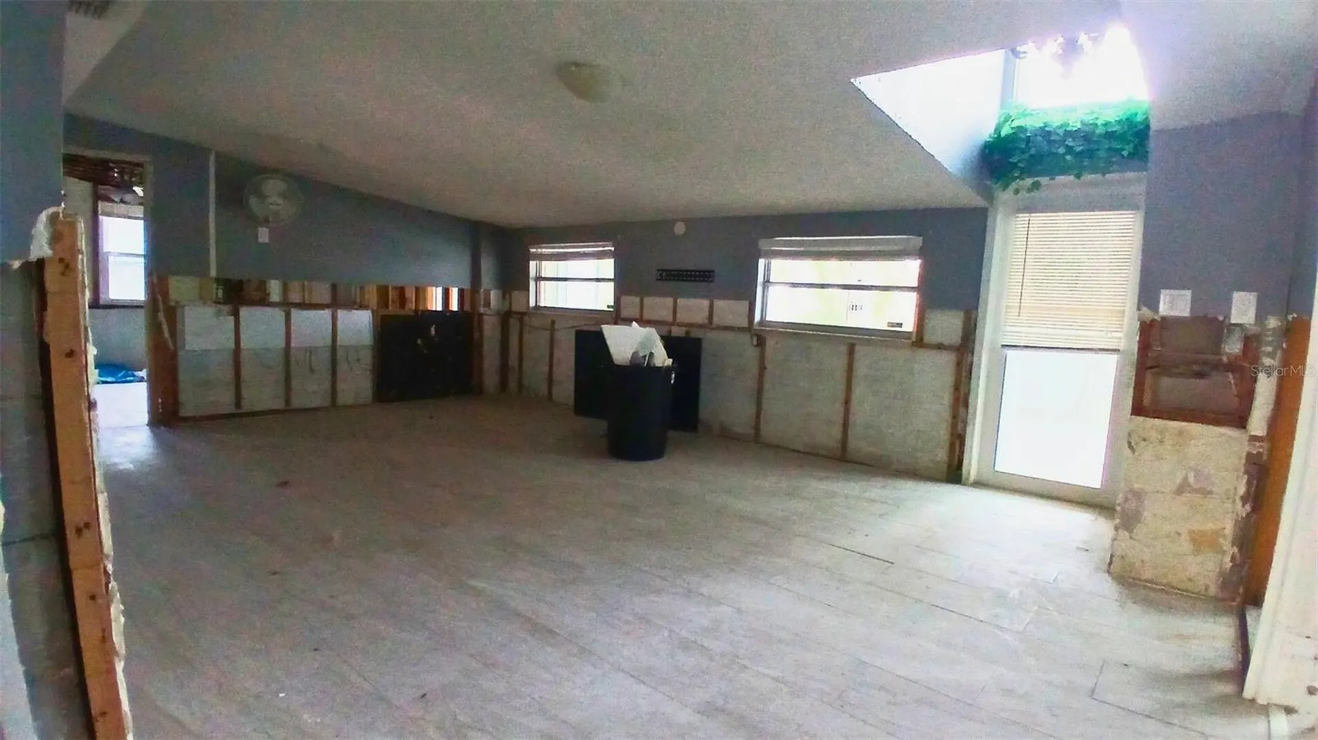 9900 Island Harbor Drive Port Richey FL 34668