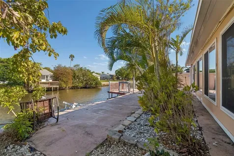 9900 Island Harbor Drive Port Richey FL 34668
