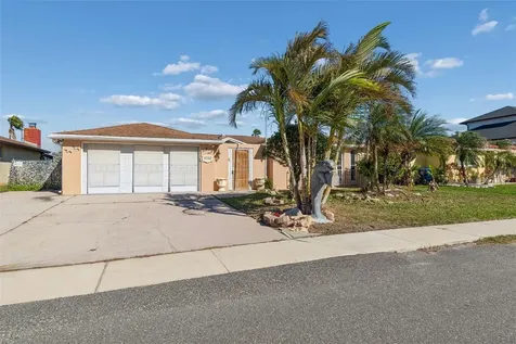 9900 Island Harbor Drive Port Richey FL 34668