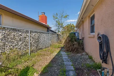 9900 Island Harbor Drive Port Richey FL 34668