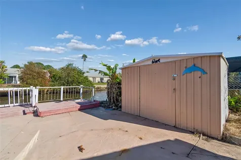 9900 Island Harbor Drive Port Richey FL 34668