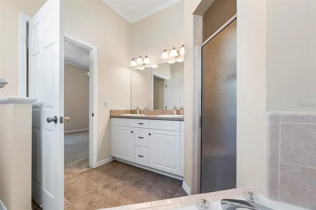 8668 SW 77th Avenue Gainesville FL 32608