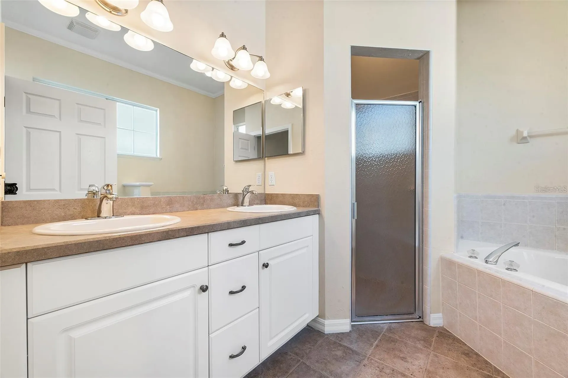 8668 SW 77th Avenue Gainesville FL 32608
