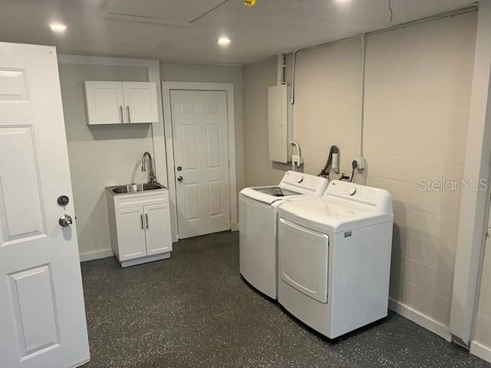 5026 Moog Road Holiday FL 34690