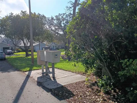39650 Us Highway 19 N Tarpon Springs FL 34689