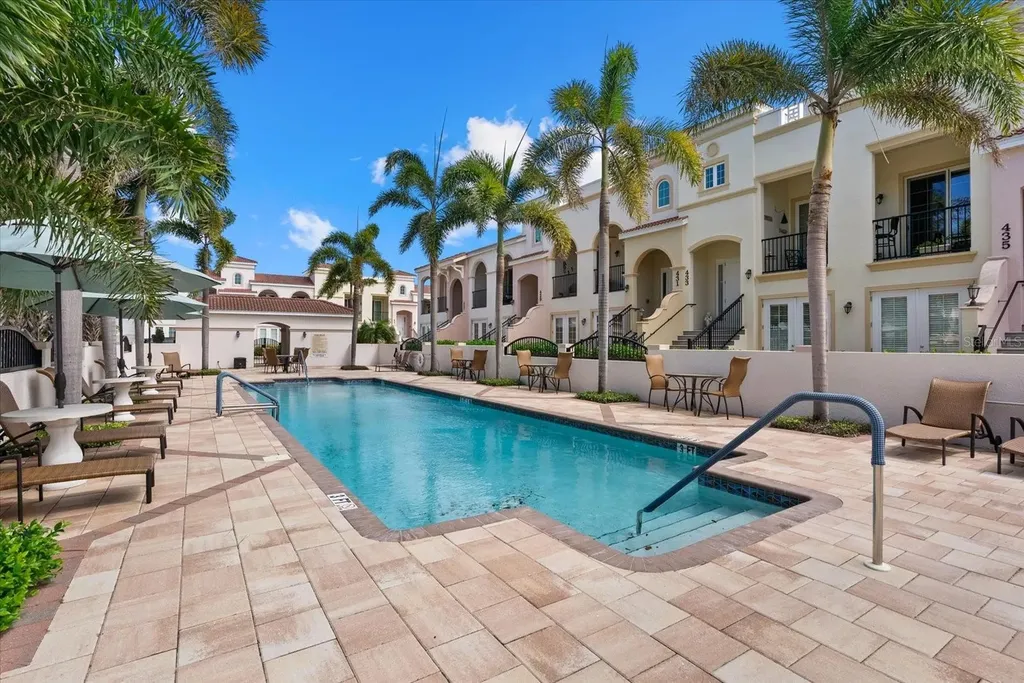 429 Nokomis Avenue S Venice FL 34285