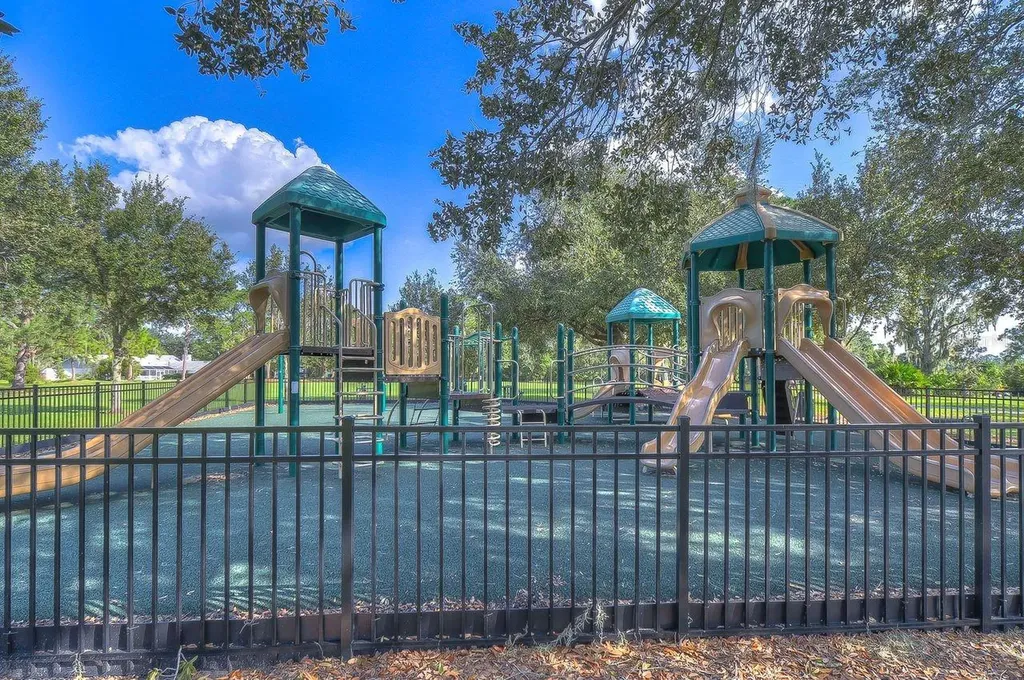 2913 Forest Club Drive Plant City FL 33566