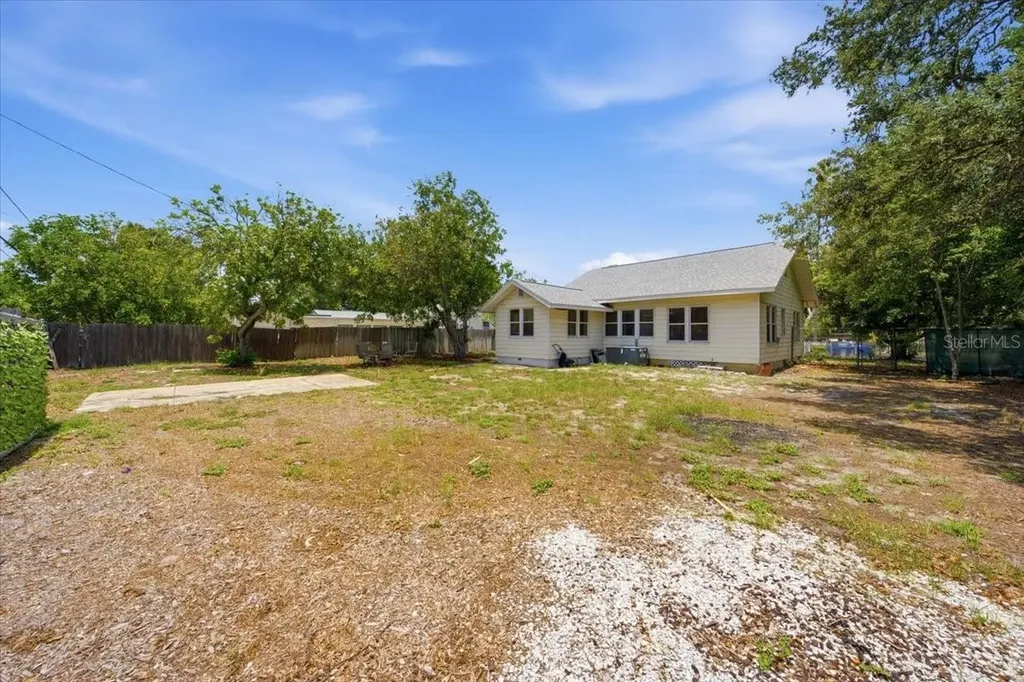 4026 4th Avenue S St Petersburg FL 33711