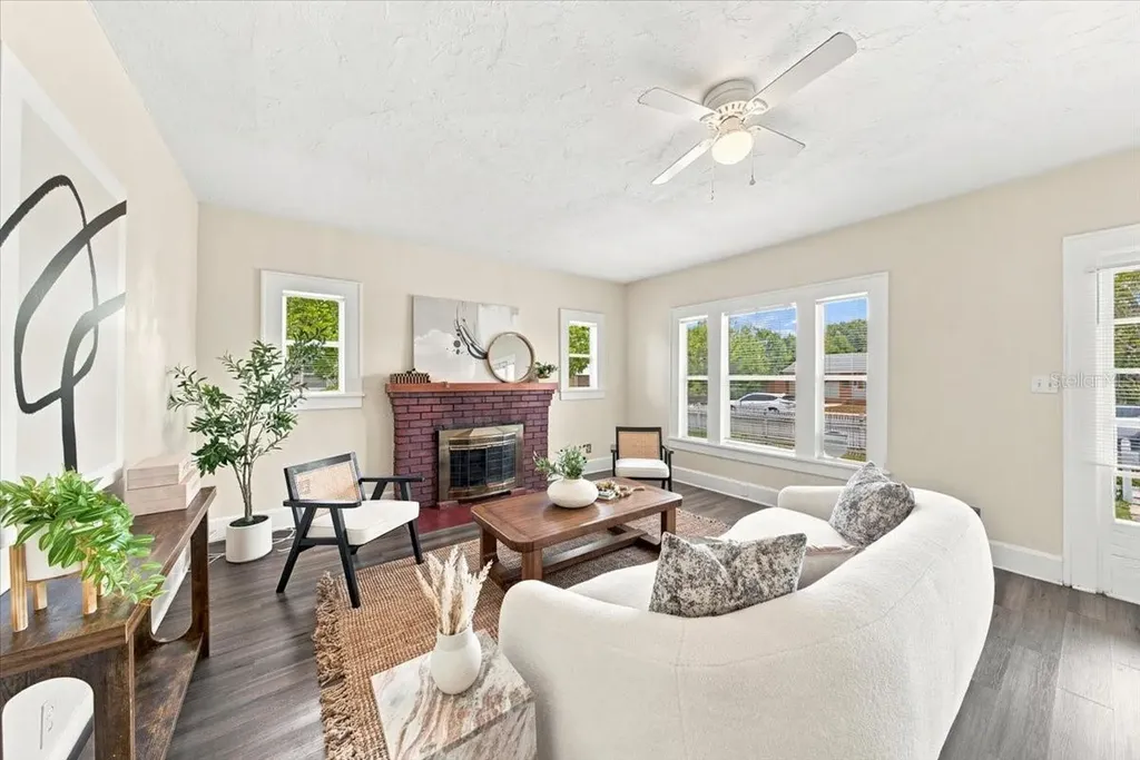 4026 4th Avenue S St Petersburg FL 33711