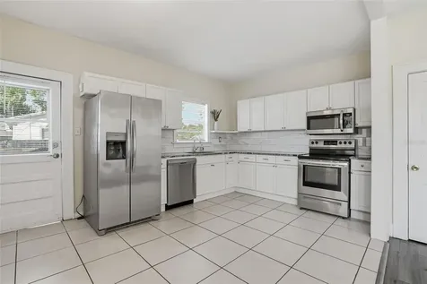 4026 4th Avenue S St Petersburg FL 33711