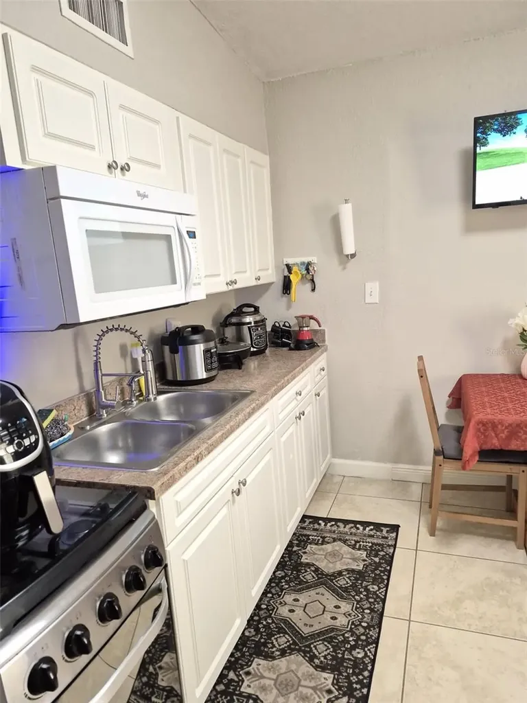 6217 Blossom Avenue Tampa FL 33614