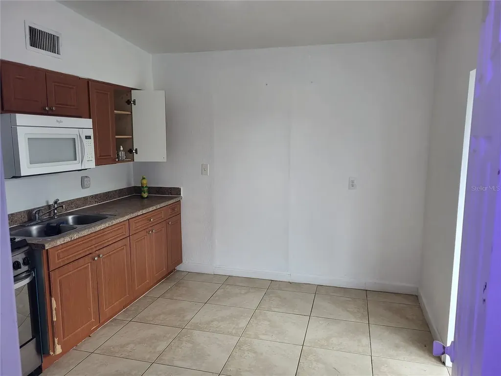 6217 Blossom Avenue Tampa FL 33614