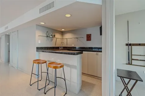 77 C.king's Court San Juan PR 00911