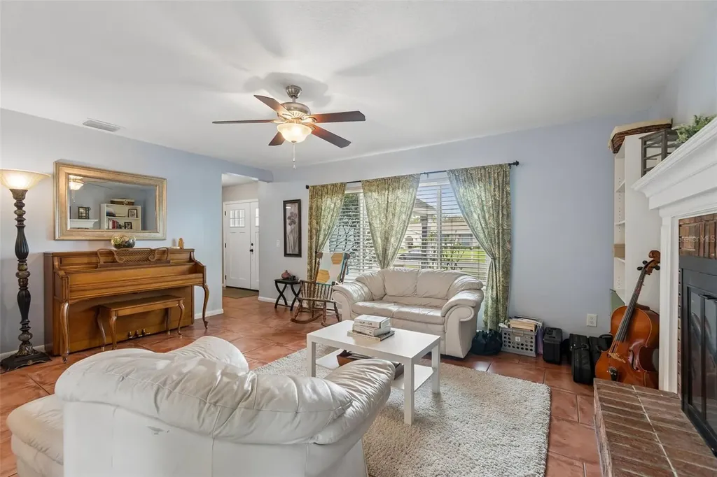 6815 Mitchell Circle Tampa FL 33634