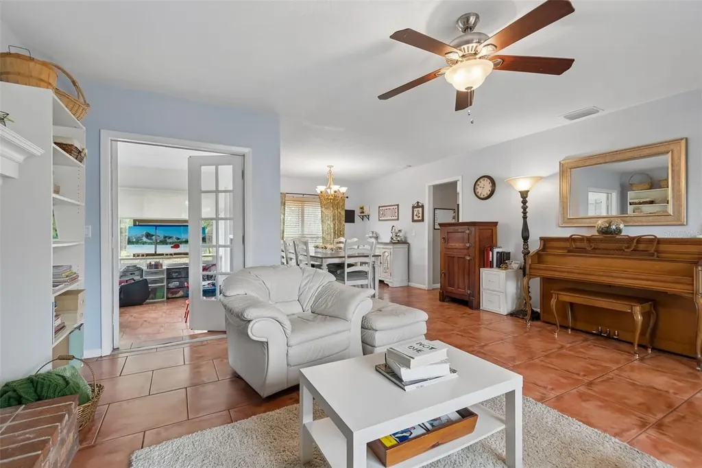 6815 Mitchell Circle Tampa FL 33634