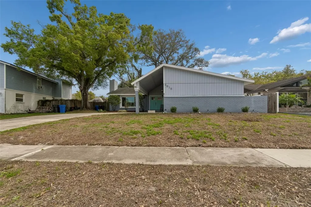 6815 Mitchell Circle Tampa FL 33634