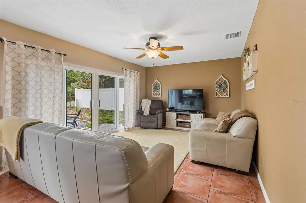 6815 Mitchell Circle Tampa FL 33634