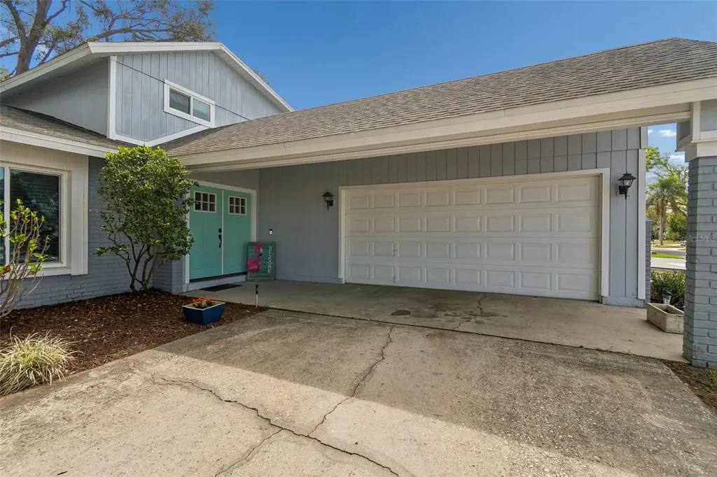 6815 Mitchell Circle Tampa FL 33634