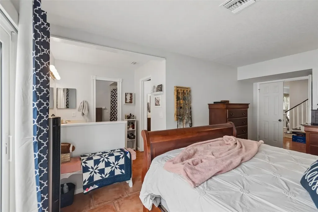 6815 Mitchell Circle Tampa FL 33634