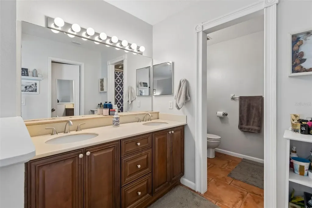6815 Mitchell Circle Tampa FL 33634
